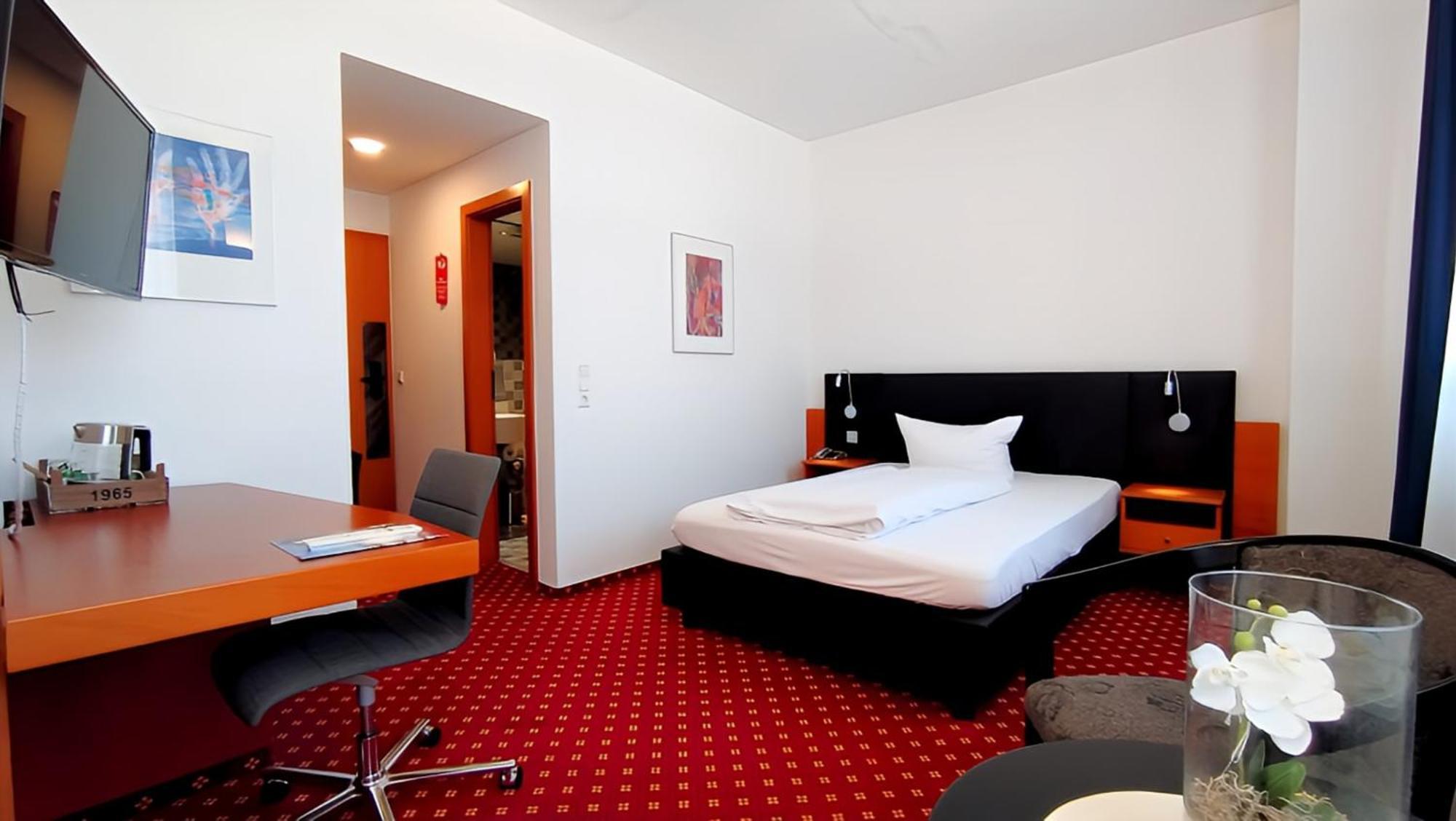 ראסטאט Hotel Schwert מראה חיצוני תמונה