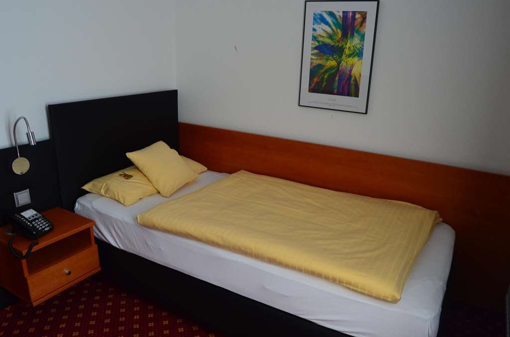 ראסטאט Hotel Schwert מראה חיצוני תמונה